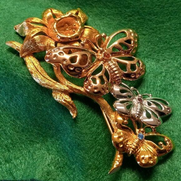 Large Gold color Flower and Butterflies Brooch - Picture 1 of 6
